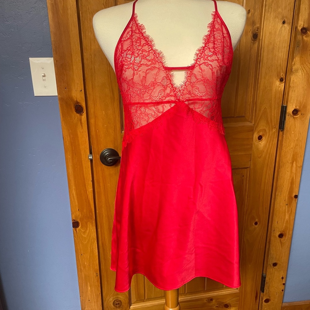 Elegant Red Lace Chemise